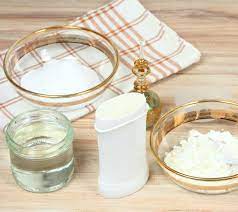 Do Body Polishing at Home with Sea Salt and Vitamin E