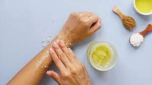 Olive Oil, Peppermint, And Sugar Scrub For Glowing Skin